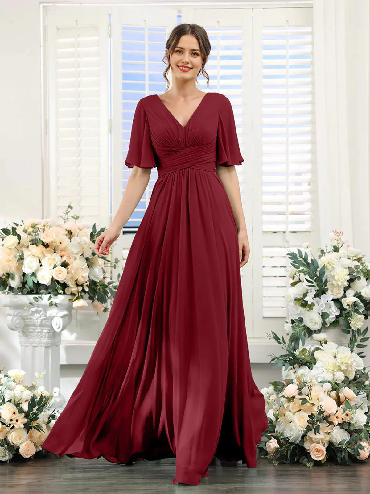 Fließendes Chiffonkleid mit V-Ausschnitt und hohem Schlitz – Bild 5
