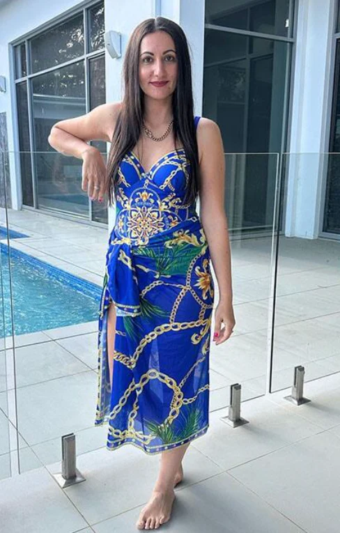 Badeanzug mit Strandrock und Push-up-BH: Goldenes Kettenmuster – Bild 7