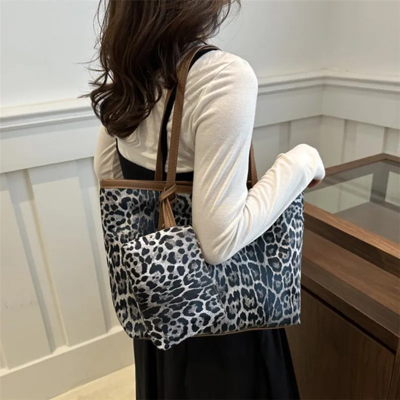 Leopardenmuster Tote Bag mit Beutel – Stylische Kunstleder Schultertasche | Große Kapazität Shopping Bag für Damen Alltag – Bild 9