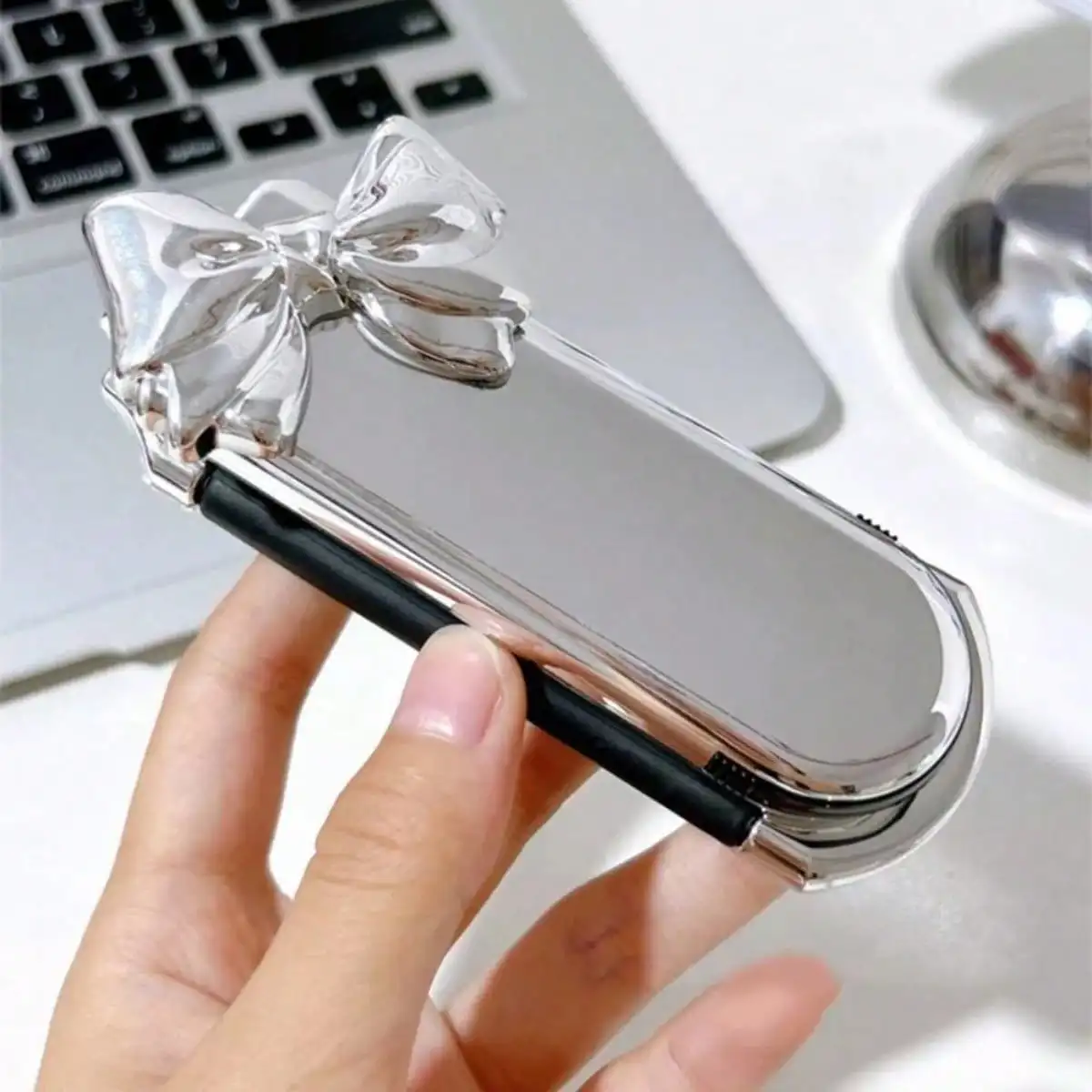 Tragbarer Kompaktkamm mit Luftkissen & Make-up Spiegel – Reise-Haarbürste für Alltag & Styling – Bild 3