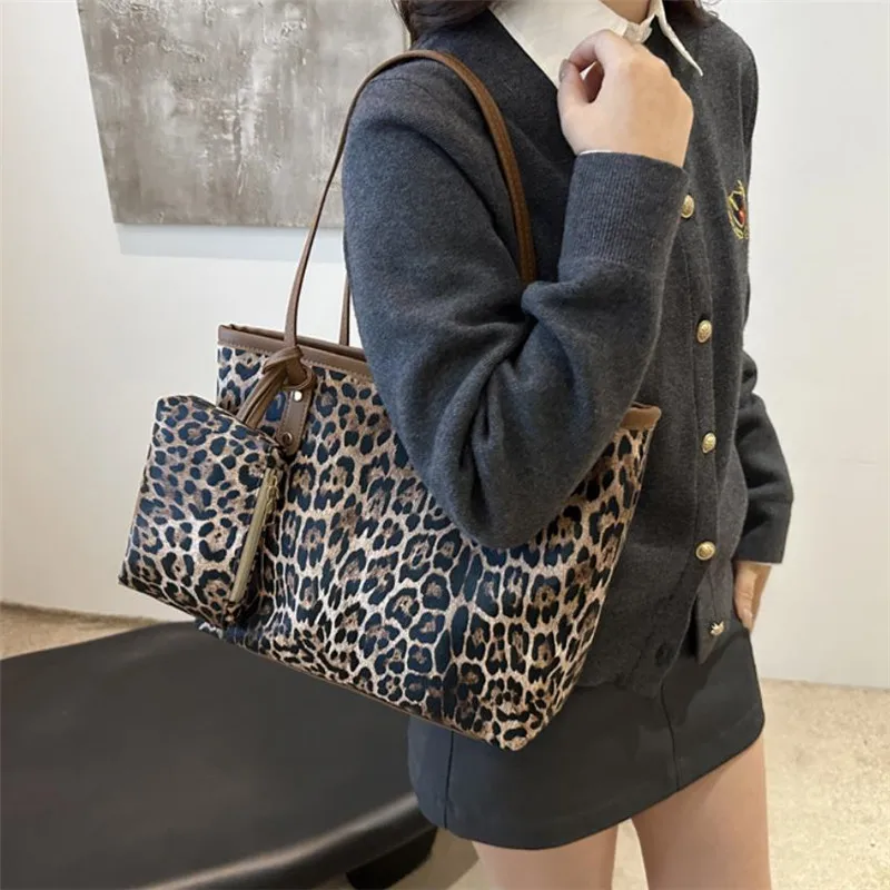 Leopardenmuster Tote Bag mit Beutel – Stylische Kunstleder Schultertasche | Große Kapazität Shopping Bag für Damen Alltag – Bild 8