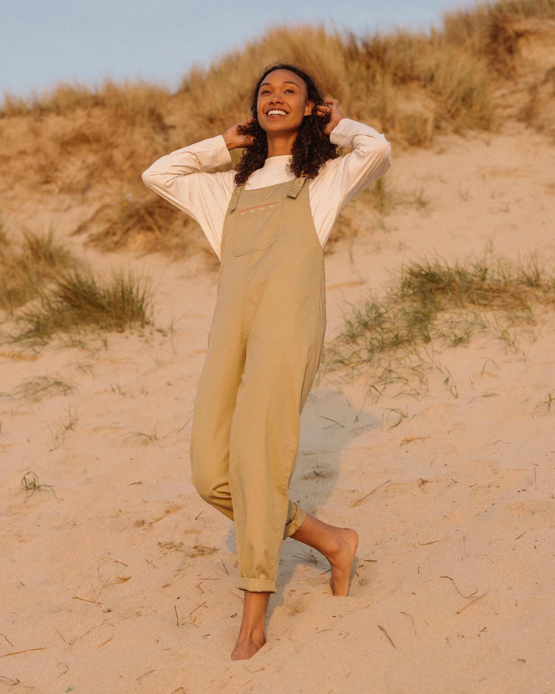 Faye Bio-Baumwoll-Latzhosen - Biskuit – Bild 4