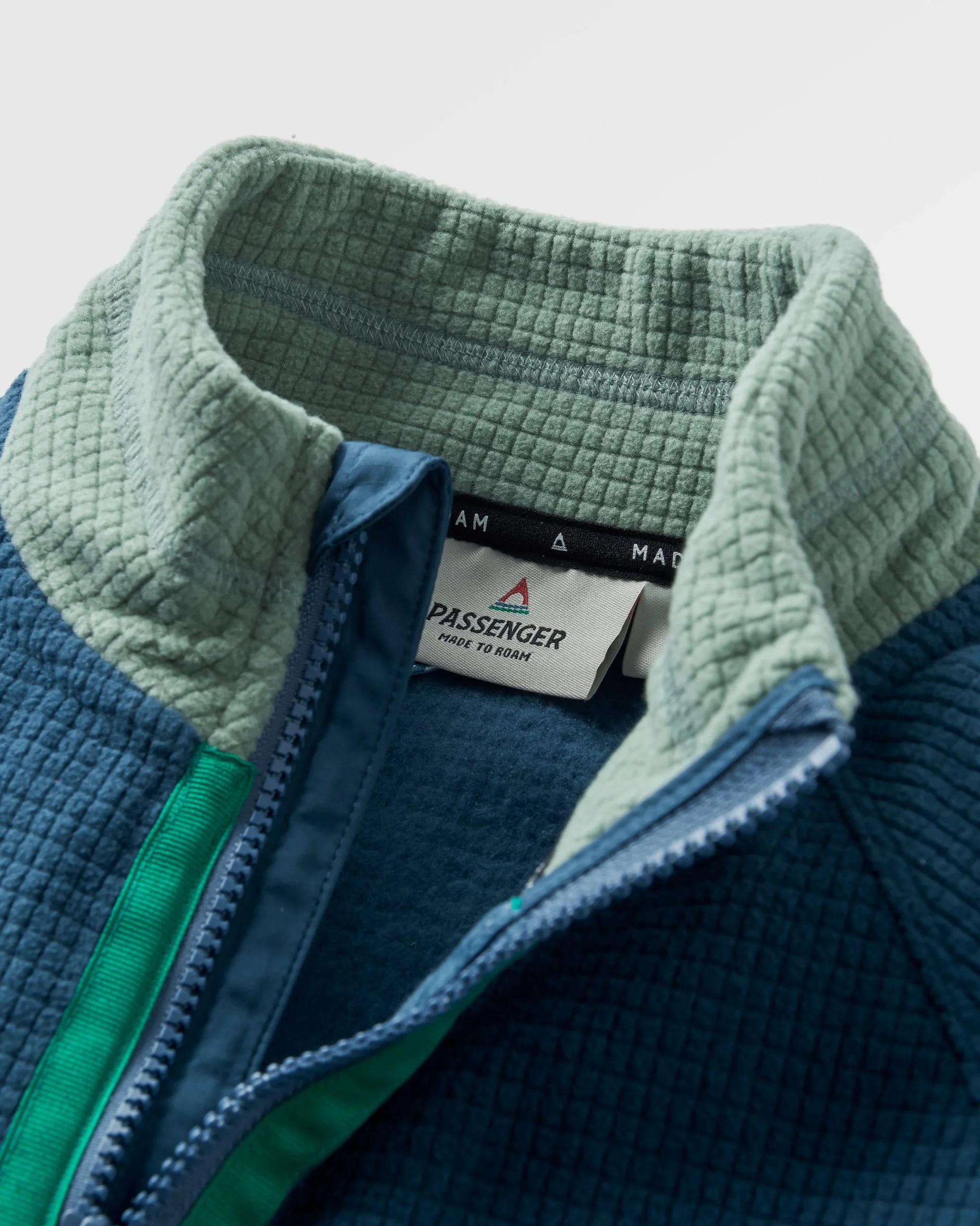 Off Trail Gitter-Polarfleece - Pistazie/Dunkelblau – Bild 8