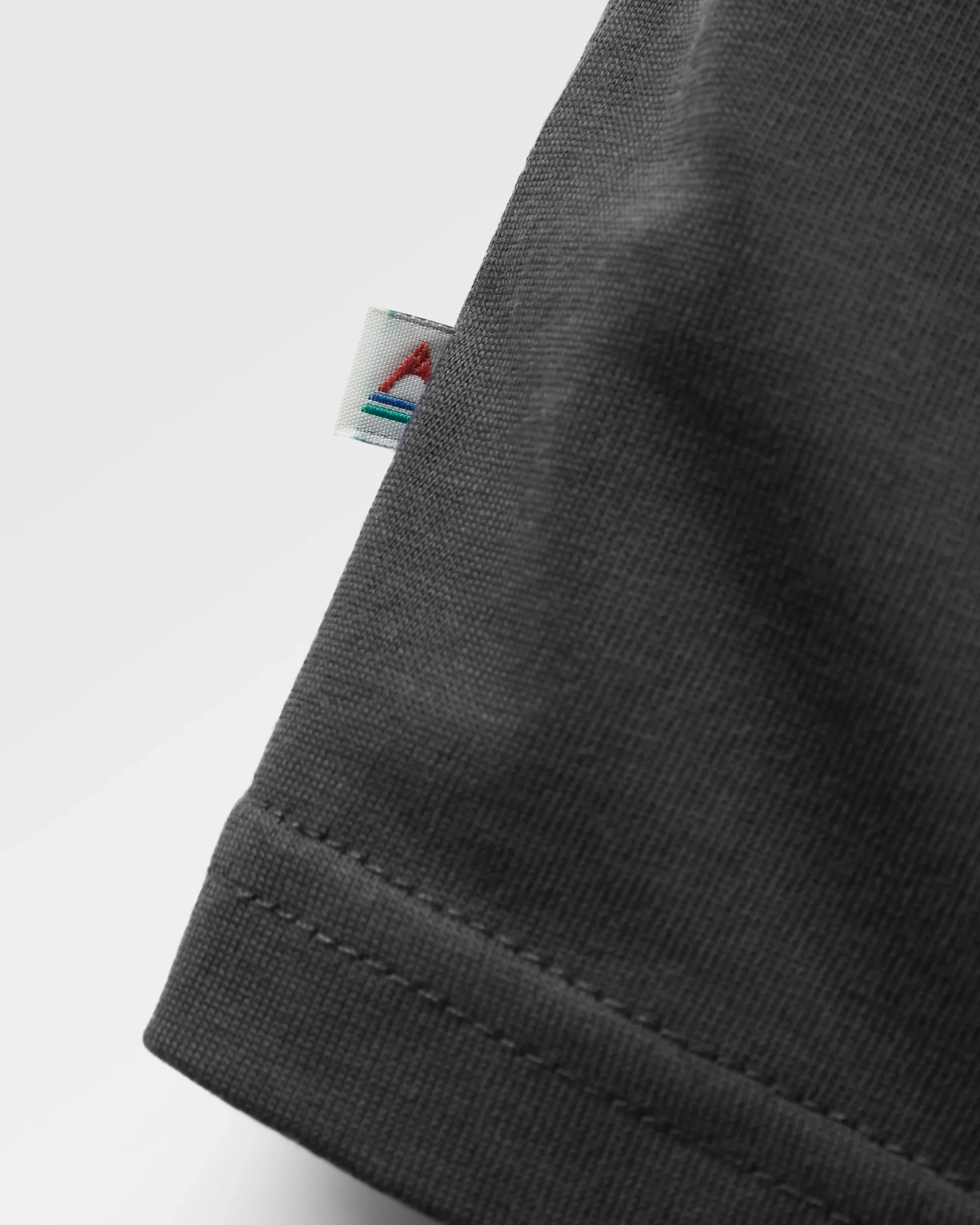 Waves & Trees Bio-Baumwoll-T-Shirt - Holzkohle – Bild 8