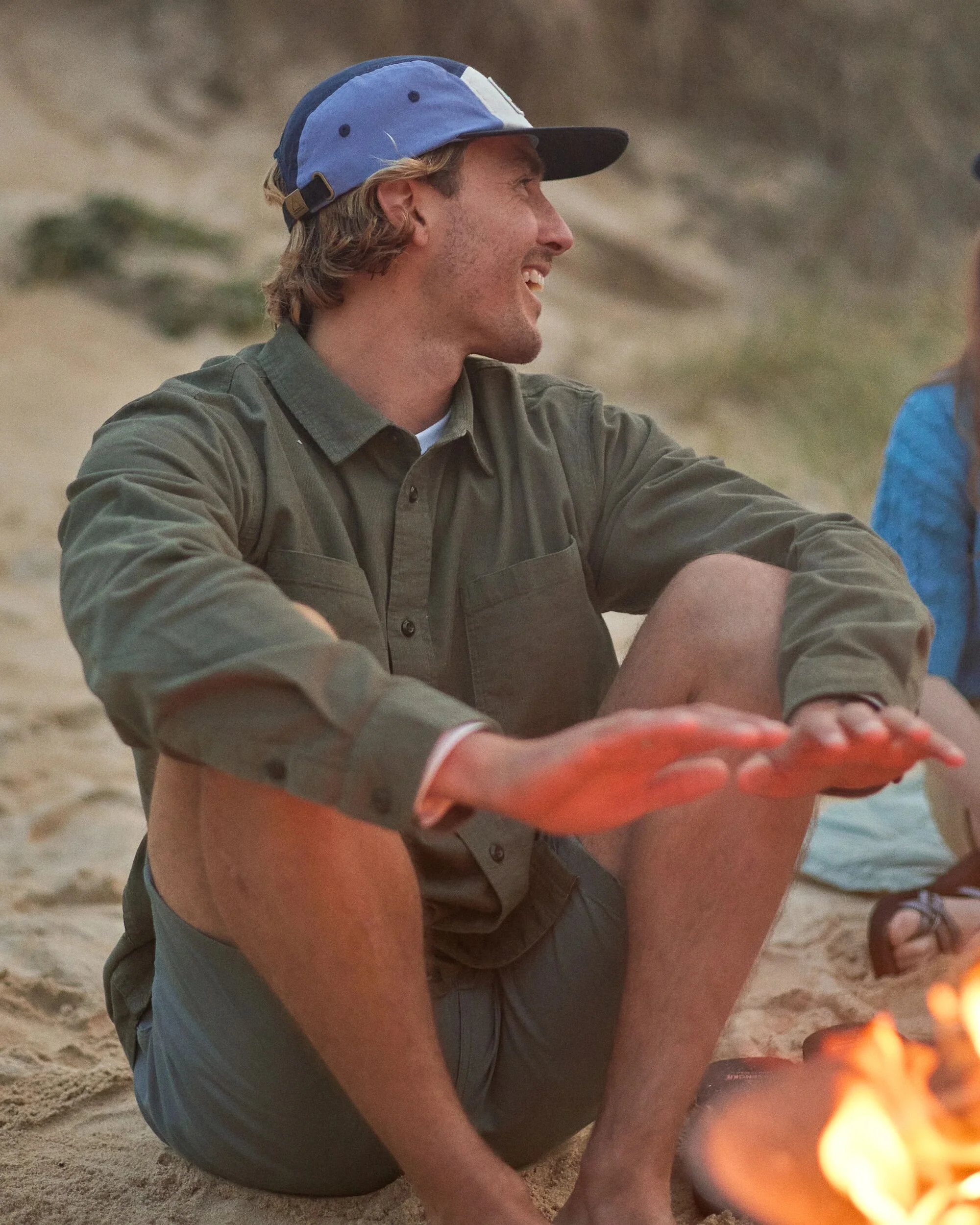 Backcountry Leichtes Cord Hemd - Staubige Olive – Bild 4