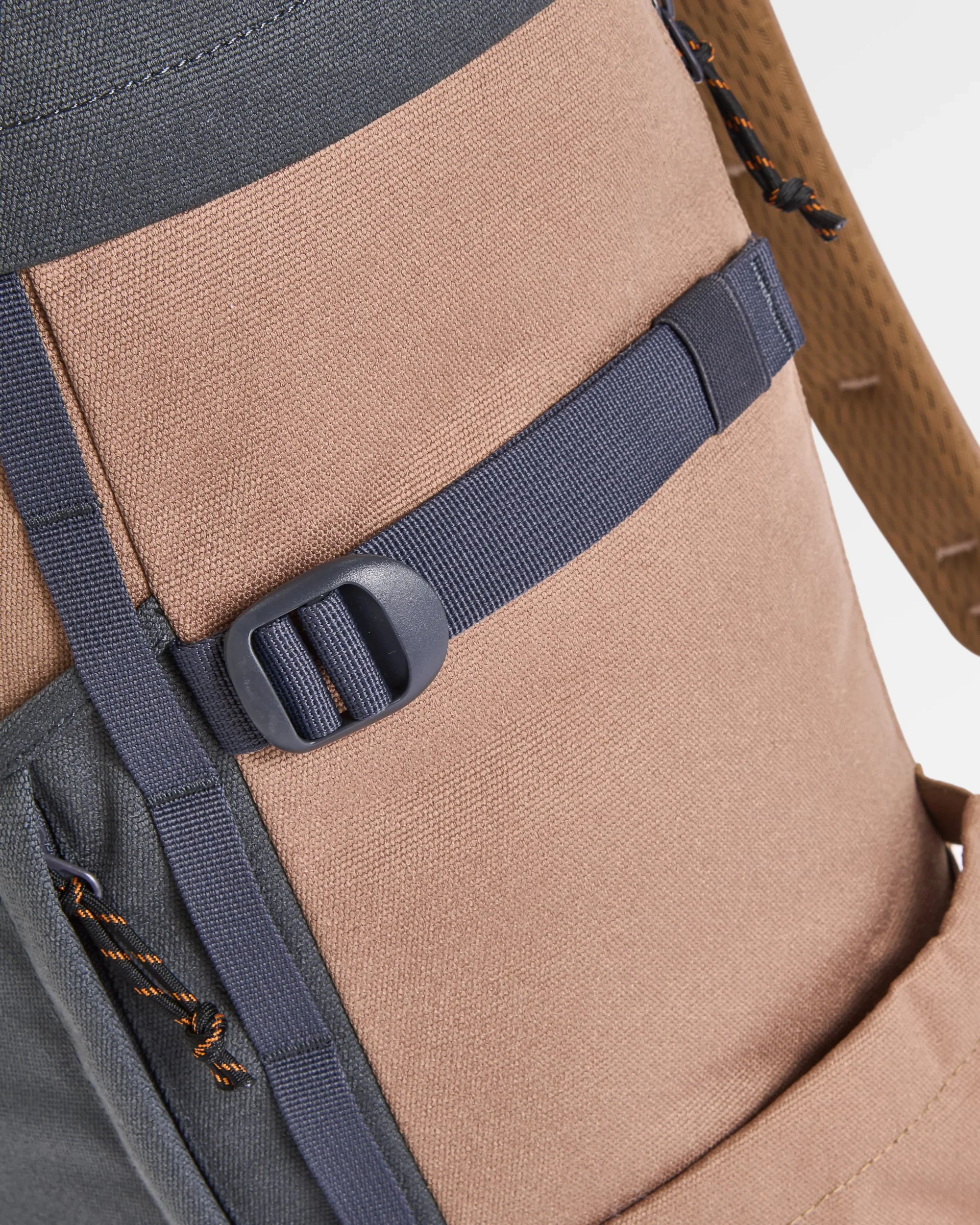 Vantage 30 Rucksack - Charcoal/Caramel – Bild 8