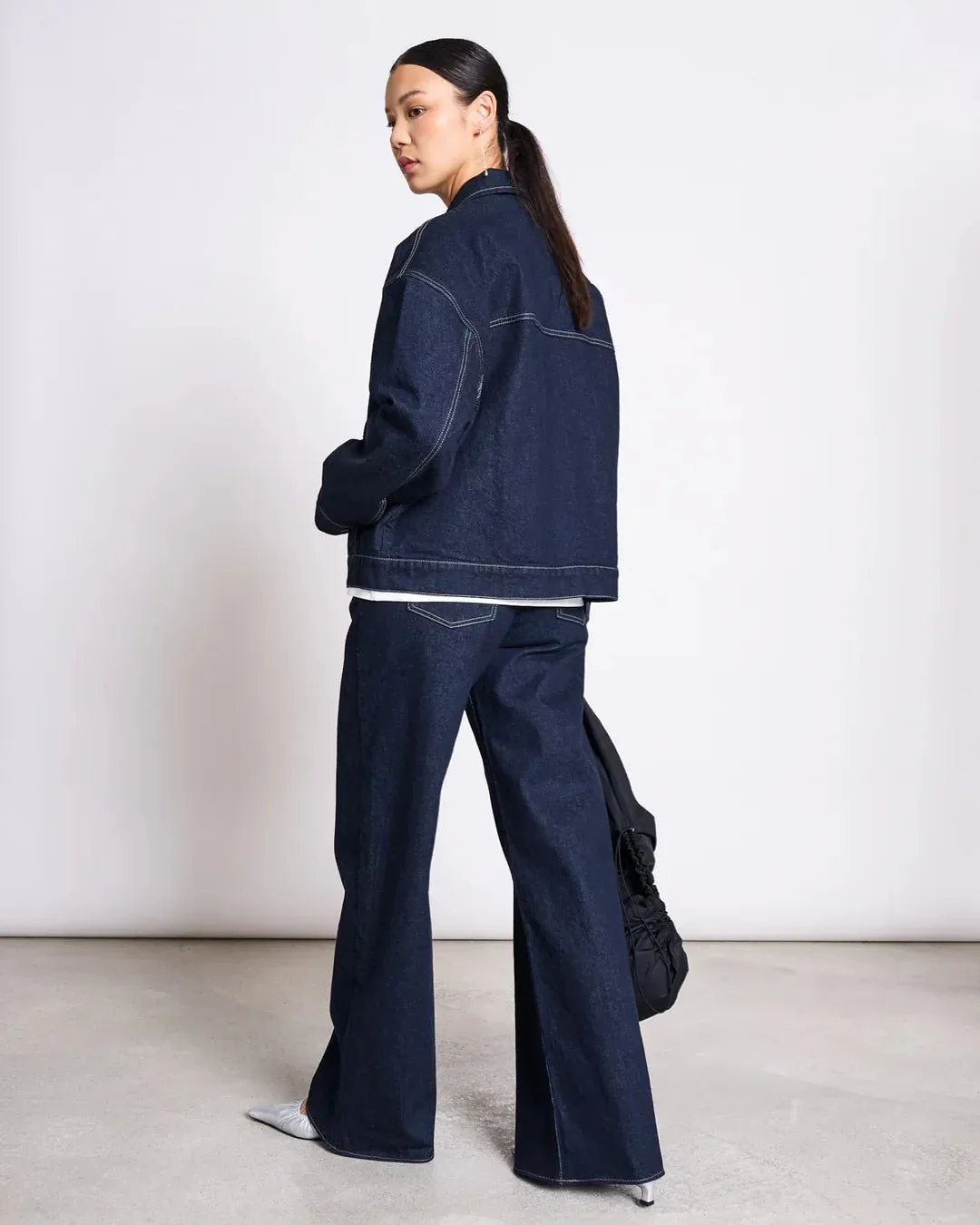 VILME Jeansjacke Relaxed • Dunkelblau – Bild 6